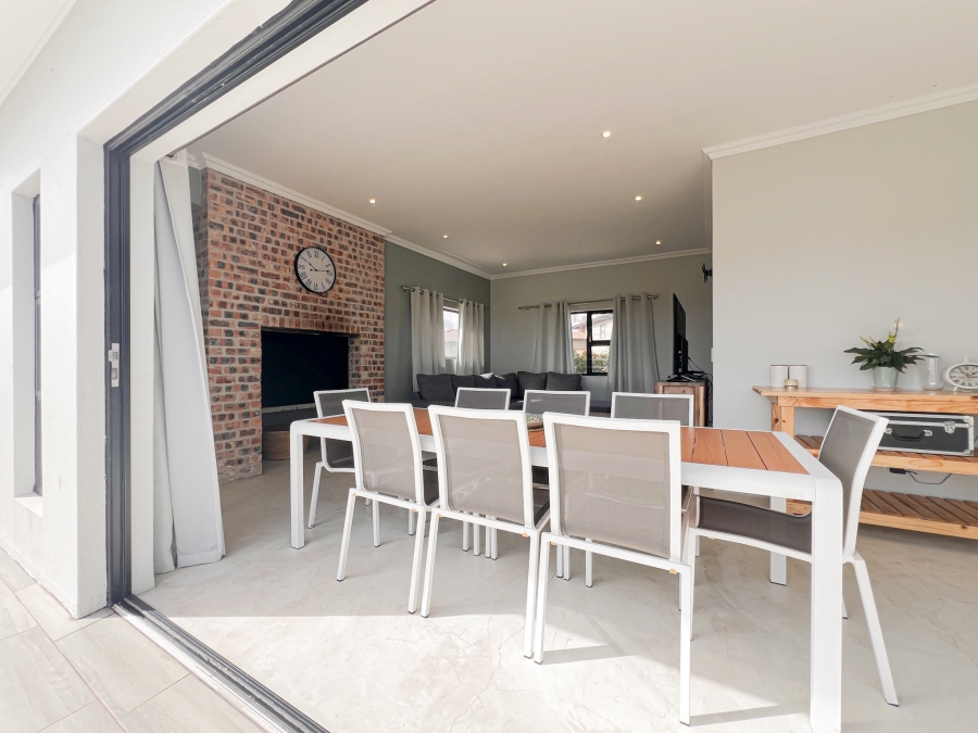 5 Bedroom Property for Sale in Myburgh Park Western Cape